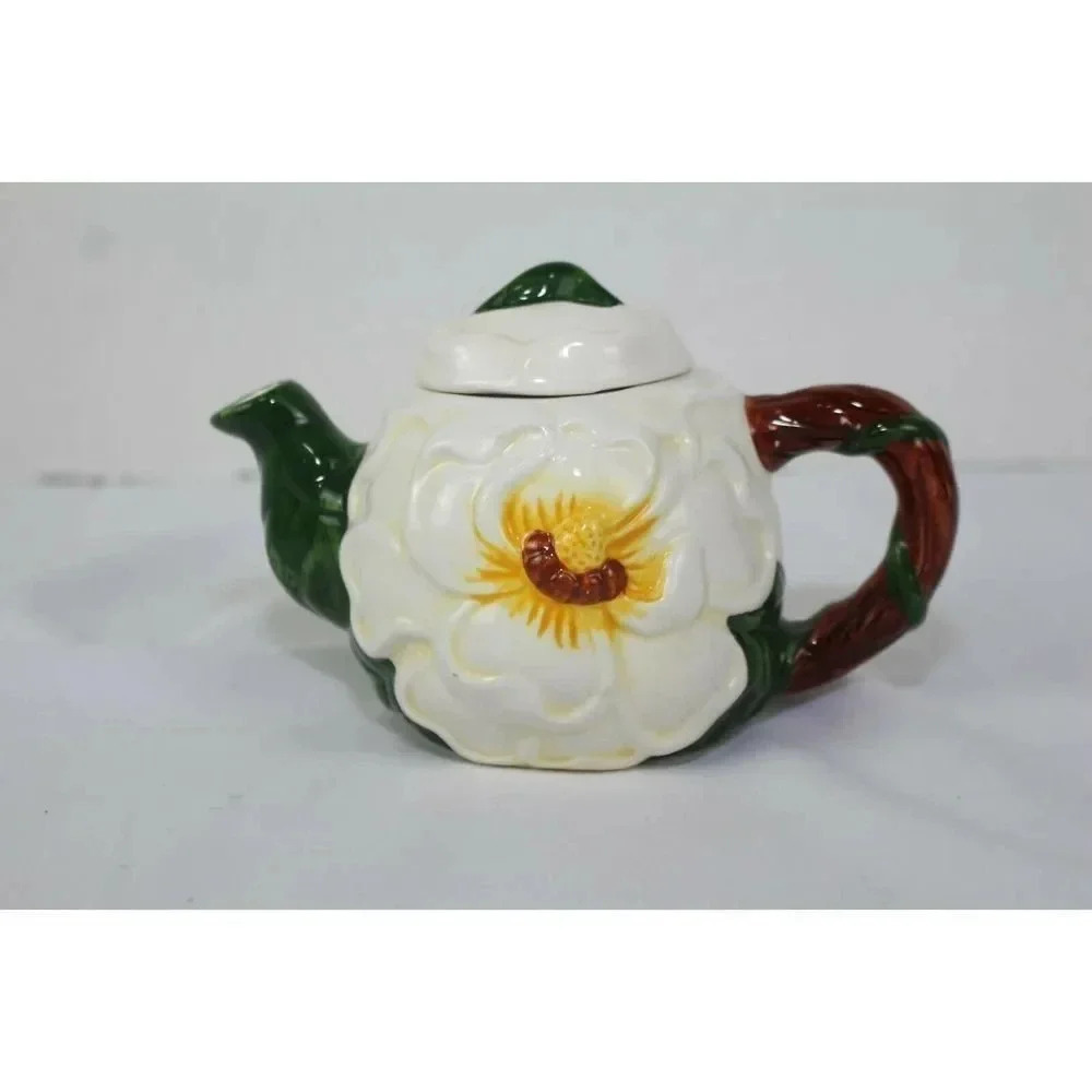 Bazaars tea pot 4inch tall